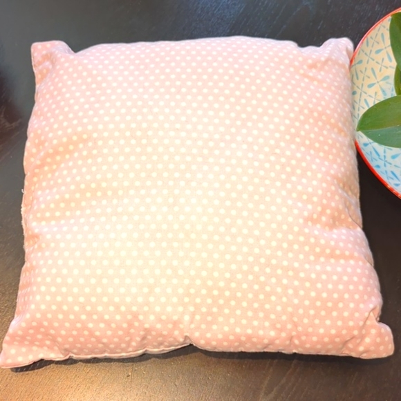 NEXT 2 girls cushions, pink, used but excellent condition, bedroom decoration - Picture 4 of 7